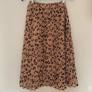 LEOPARD PRINT PLEATED MIDI SKIRT